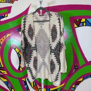 SilverGate, Cream and Black Aztec Bat Wing Cardigan. Size Medium. Excellent cond